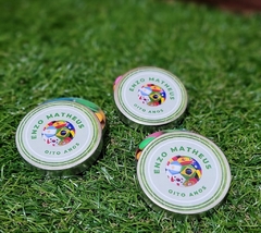Kit 15 latinhas bola de futebol lembrancinha tema futebol personalizada mod 2 na internet