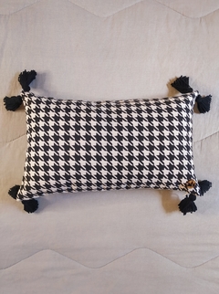 Capa de Almofada Pied de Poule 25x40cm - Tamara Carvalho
