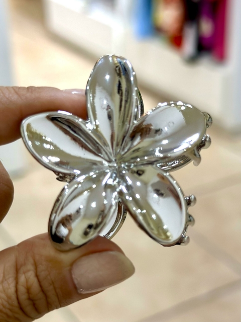 Pregadeira Metálica Prata Flor 3D Pequena - 5973