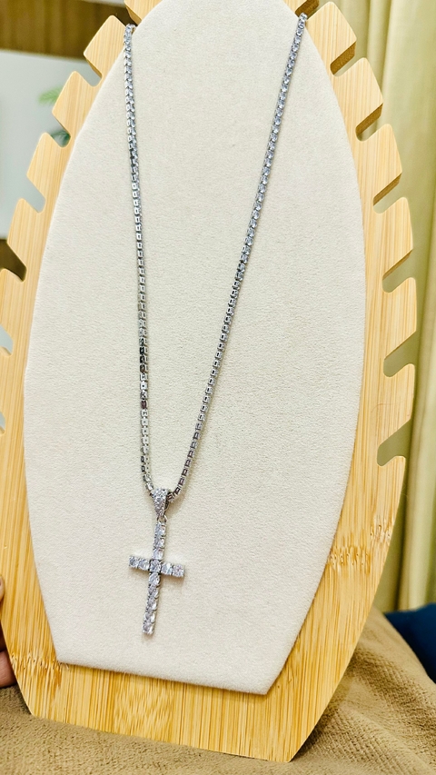 Colar Prata Corrente Strass Crucifixo Strass