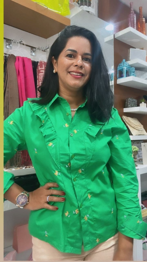 Camisete Decote Lateral - Verde Bordado