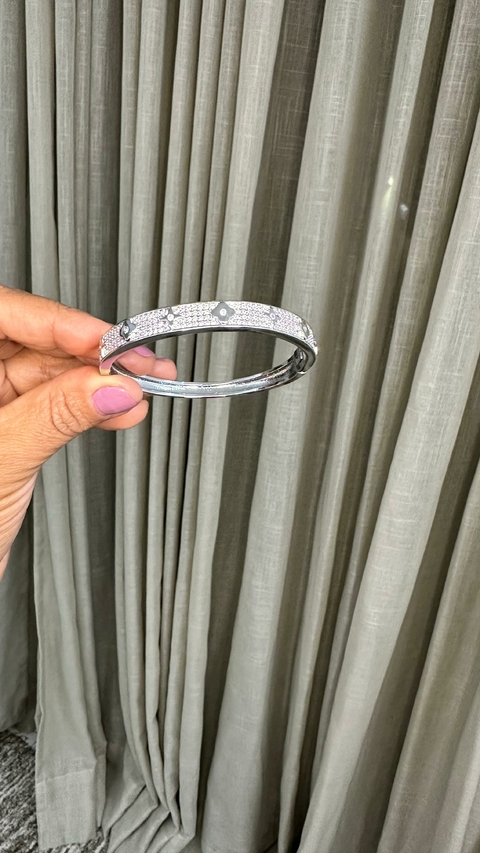 Bracelete SemiJoia Prata LV Cravejado Cristal