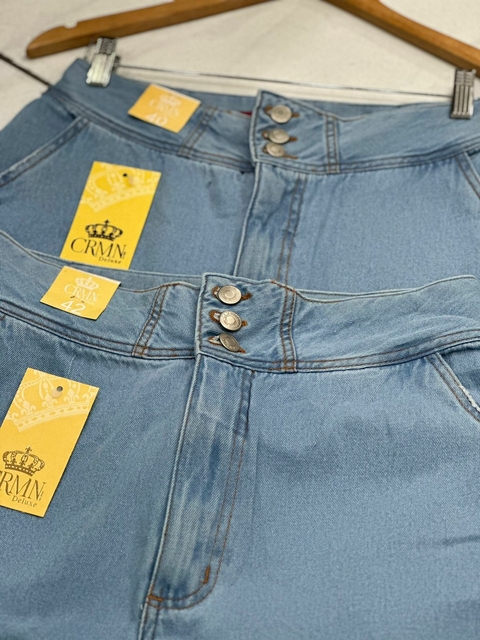 Calça Jeans Carmen Mom Lisa Três Botões - Azul Claro