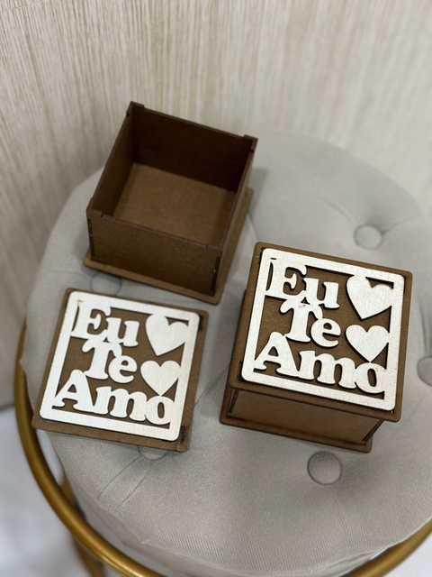 Caixa MDF Envernizada Eu te Amo