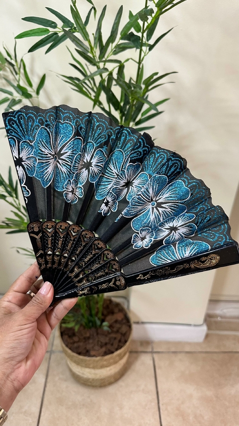 Leque Preto Floral Azul - 4946