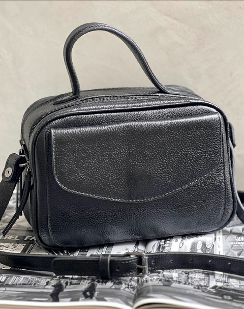 Bolsa 100% Couro Lateral Alça Preta