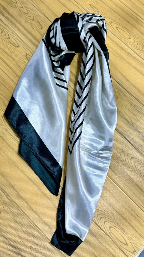 Lenço de Seda Estampado - Preto 6923