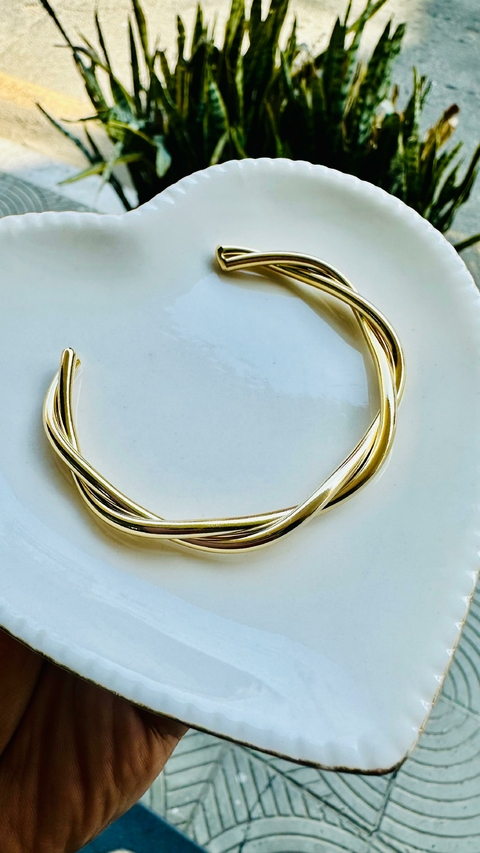 Bracelete Dourado Torcido Liso