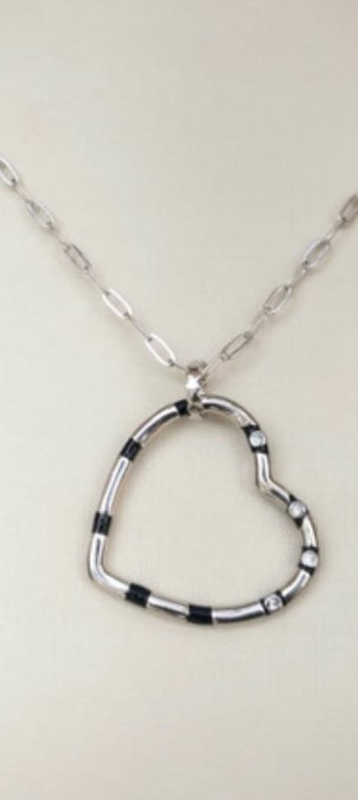 Pingente SemiJoia Prata e Preta Coração