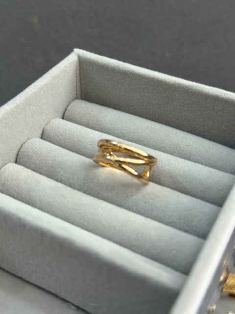 Anel SemiJoia Dourado Cruzado