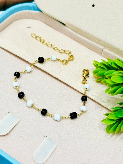 Pulseira SemiJoia Dourada Miçanga Preto e Branco Infantil
