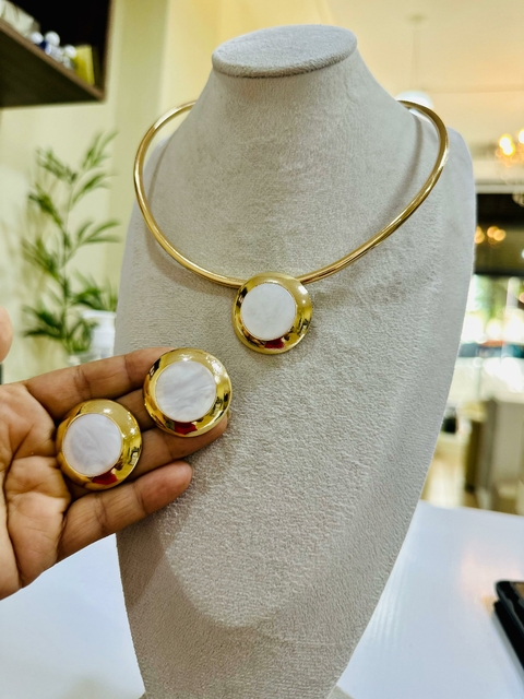 Conjunto Brinco e Colar Dourado Aro Madrepérola - 5861