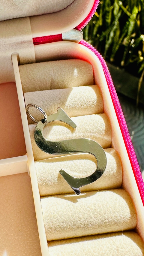 Pingente SemiJoia Prata Letra S