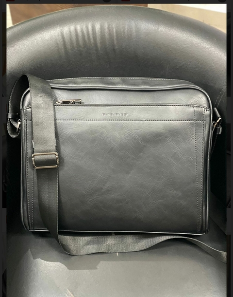 Bolsa Pasta Couro Ecológico David Jones - Preta