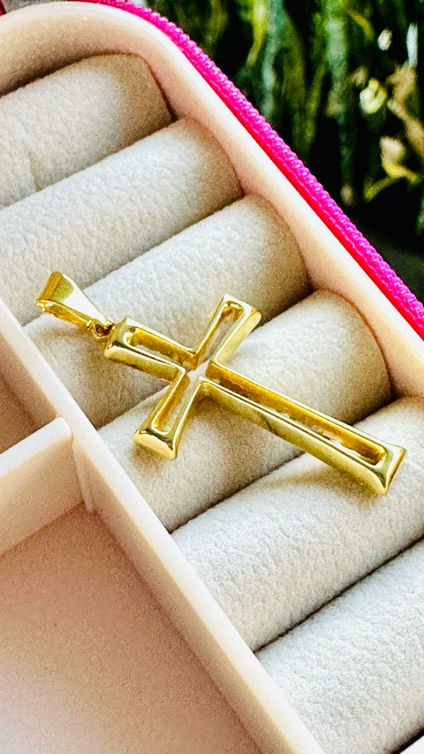 Pingente SemiJoia Dourado Crucifixo