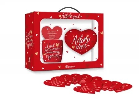 Kit Caneca Mini Almofada e Card Coração Adoro Você