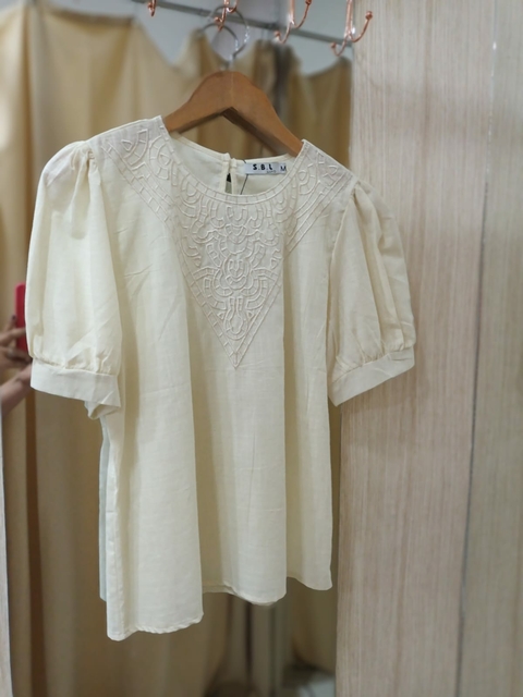 Blusa Manga Bordada - Off White