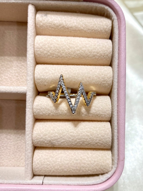 Anel SemiJoia Dourado Zig Zag Cravejado Zircônia Cristal