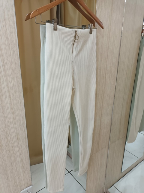 Calça Legging Canelada 3D - Branca