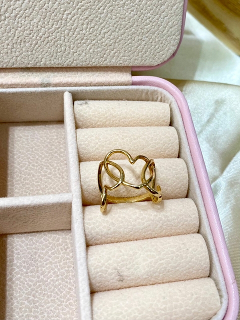 Anel SemiJoia Dourado Três Corações Conectados