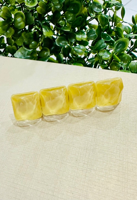 Presilha Metálica Dourada Aqcua Amarela