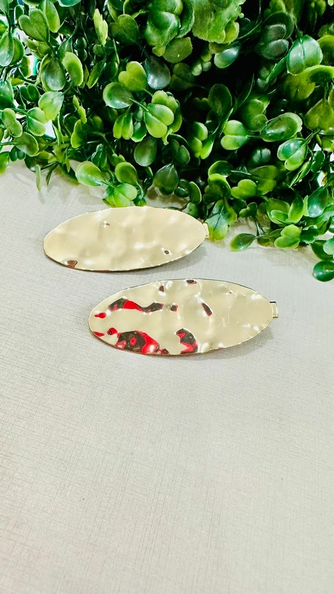 Presilha Dupla Dourada Folha Martelada