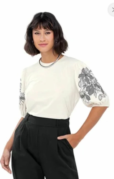 Blusa Manga Bordada - OffWhite Branca 7020