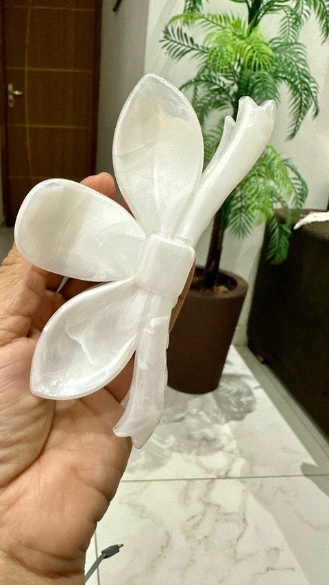 Pregadeira Acrílica Laço - Branca 6287