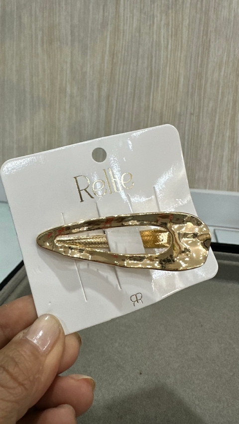 Presilha Metálica Dourada Orgânica - 5839