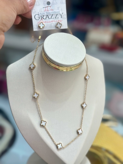 Conjunto Brinco e Colar Dourado Aço Inoxidável Trevo Van Cleef Virgínia Branco - 5123
