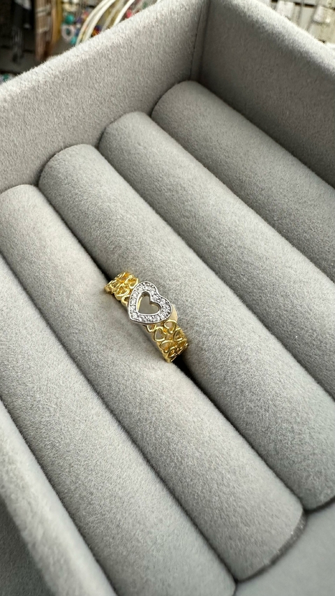 Anel SemiJoia Dourado Corações Vazado Liso Coração Cravejado Zircônia Cristal