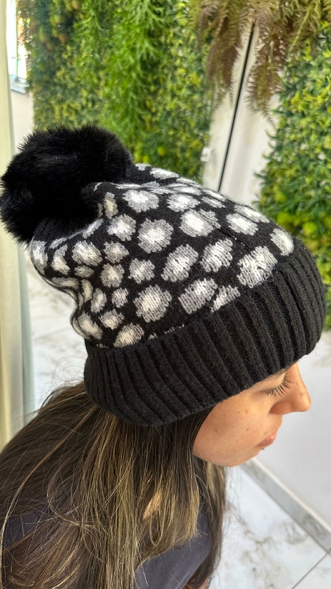 Touca PomPom - Preta Estampada