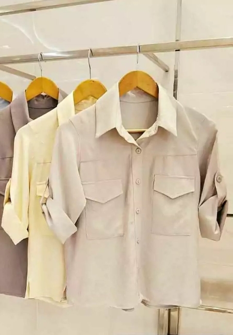 Camisa Visco Linho Bolsos com Lapela e Detalhe Manga Dobrada com Martingale - Cinza 5684