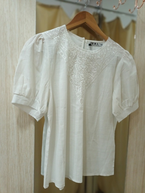 Blusa Busto Bordado - Branca