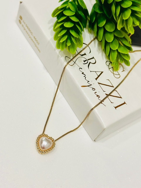 Colar SemiJoia Dourado Coração Bordado Pérola