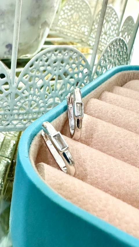 Brinco SemiJoia Prata Italiana 925 Argola Ponta de Luz Retangular G