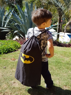 Imagem do Mochila saco com capa lembrancinha para festa de aniversário
