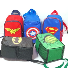 Mochila herois com bolso lateral lembrancinha para festa de aniversário