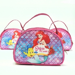 Nécessaire glitter meia lua tema A pequena sereia para lembrancinha