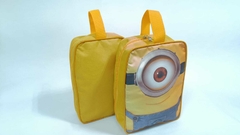 Porta chuteira no tema minnions para lembrancinha na internet