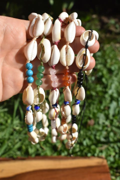 Collar buzios nudo corredizo - comprar online
