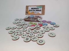 https://www.yupibrinquedoseducativos.com.br/produtos/kit-numerico-numeros-e-operacoes-matematicas-em-madeira-mdf-50-pecas/