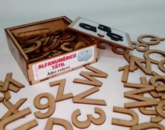 ALFANUMÉRICO TÁTIL - Letras em números em madeira MDF - 63 peças. na internet