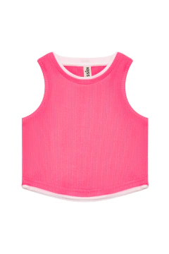 Musculosa superpuesta en internet