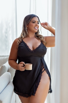 Camisola Fenda em cetim com abertura sensual
