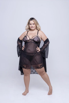 Robe DESEJO com detalhes de renda nas costas e manga flaire - Joyce A de Oliveira