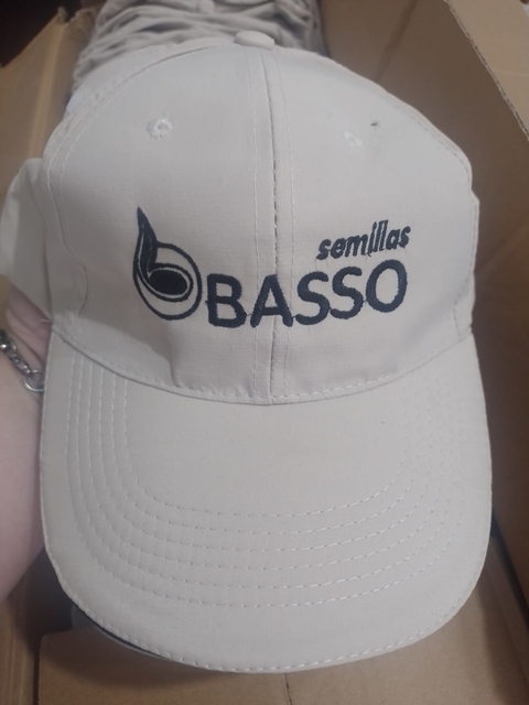 Gorras con logo bordado