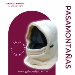 Pasamontañas polar color blanco crema para invierno, con diseño cerrado que cubre cabeza, cuello y parte del rostro