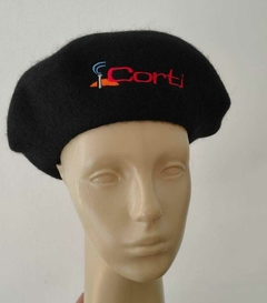 BOINA VASCA BORDADA CON LOGO