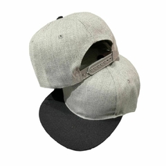 Imagen de G12 - GORRAS PLANAS COMBINADAS